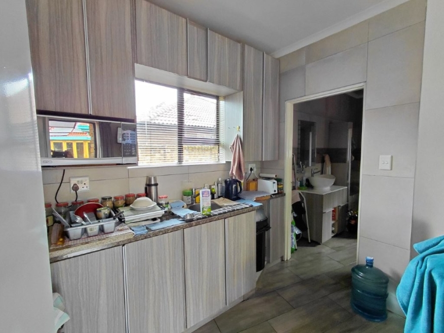 4 Bedroom Property for Sale in Klippoortje Gauteng