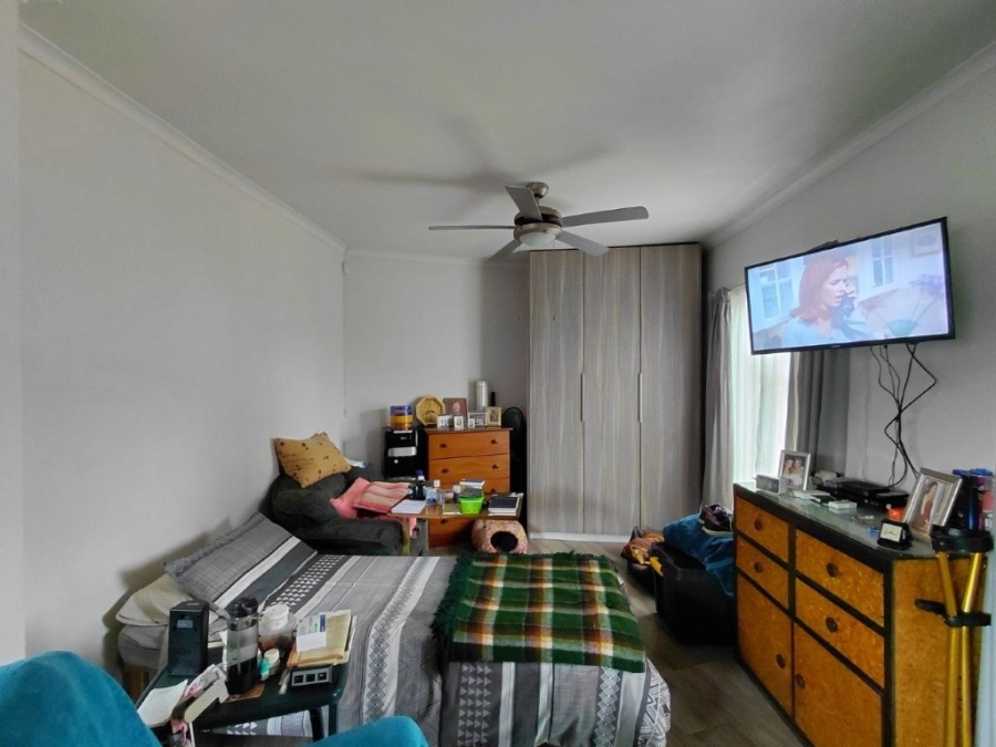 4 Bedroom Property for Sale in Klippoortje Gauteng