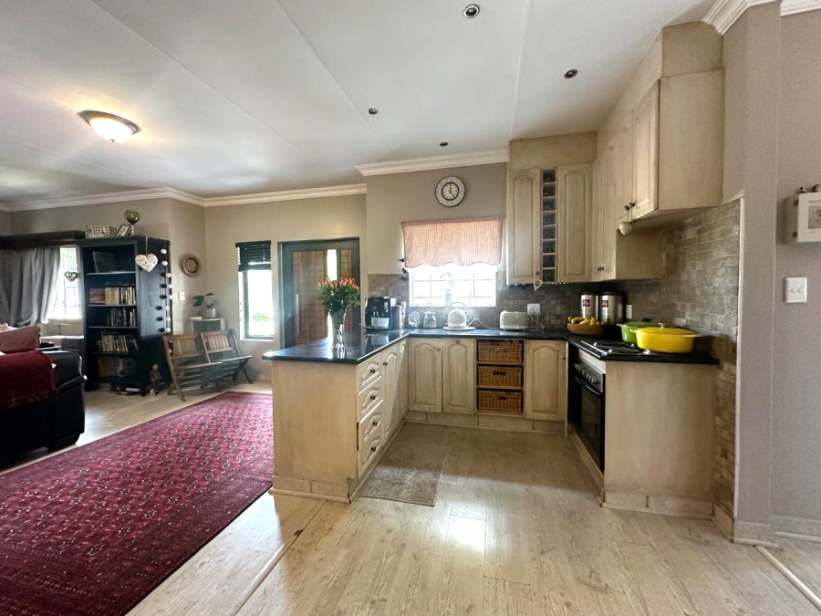 To Let 4 Bedroom Property for Rent in Moreleta Park Gauteng