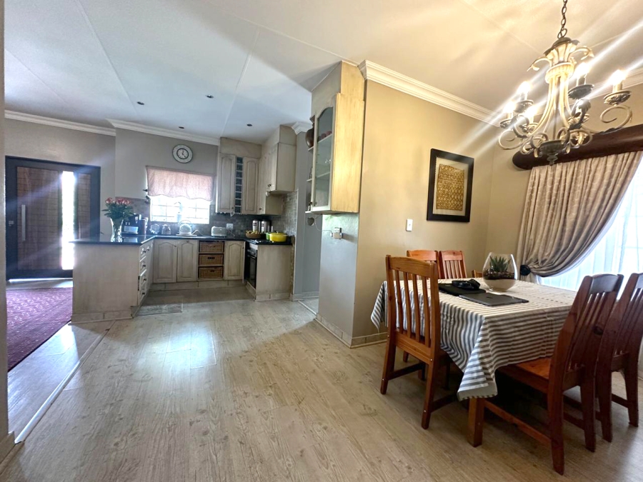 To Let 4 Bedroom Property for Rent in Moreleta Park Gauteng