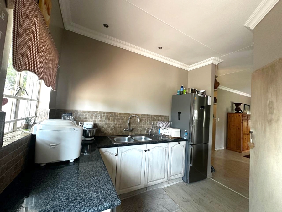To Let 4 Bedroom Property for Rent in Moreleta Park Gauteng
