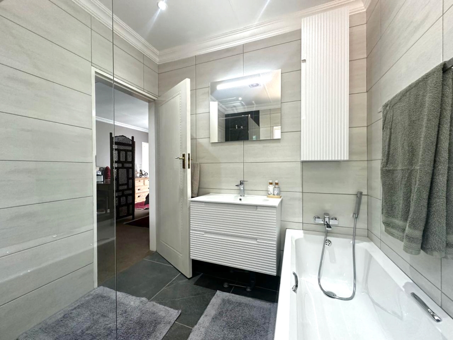 To Let 4 Bedroom Property for Rent in Moreleta Park Gauteng