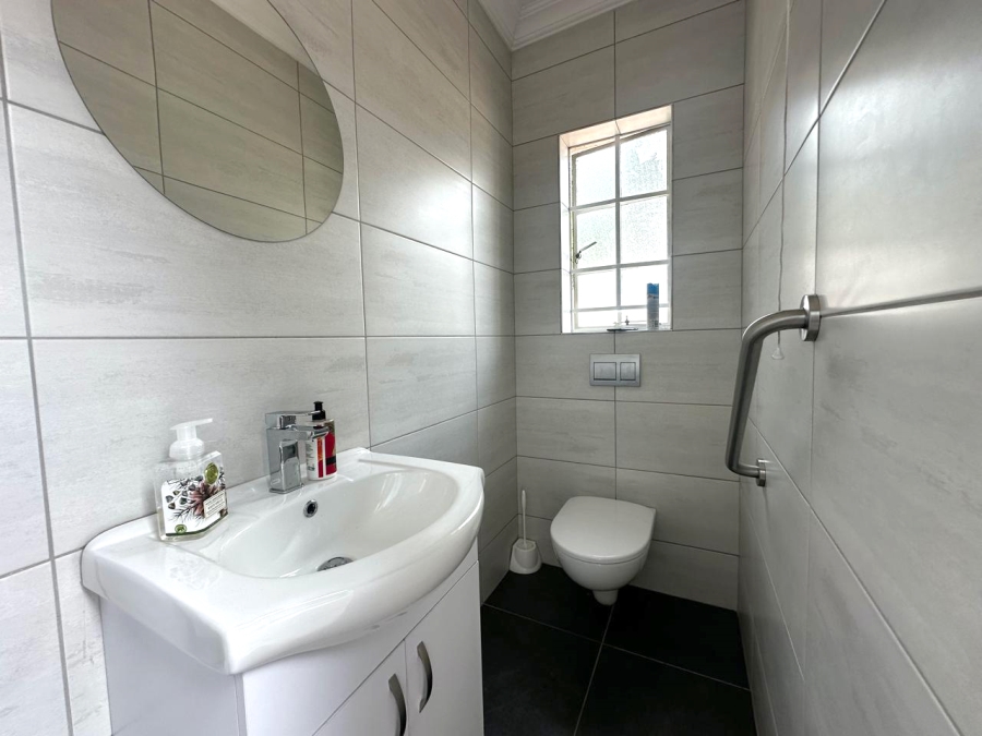 To Let 4 Bedroom Property for Rent in Moreleta Park Gauteng