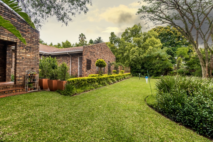 6 Bedroom Property for Sale in Moreleta Park Gauteng