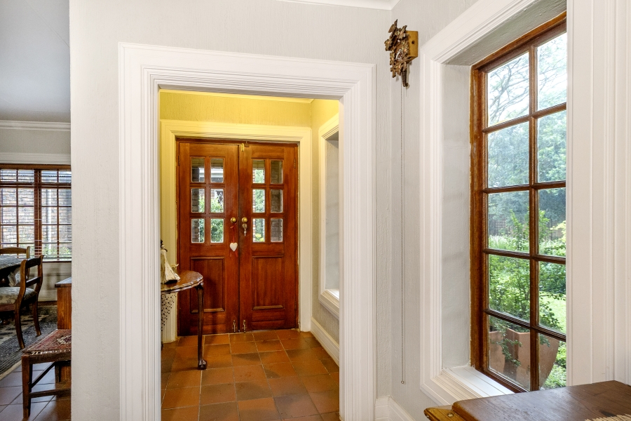 6 Bedroom Property for Sale in Moreleta Park Gauteng