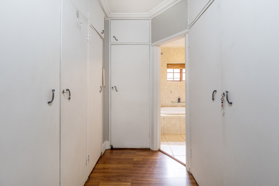 6 Bedroom Property for Sale in Moreleta Park Gauteng