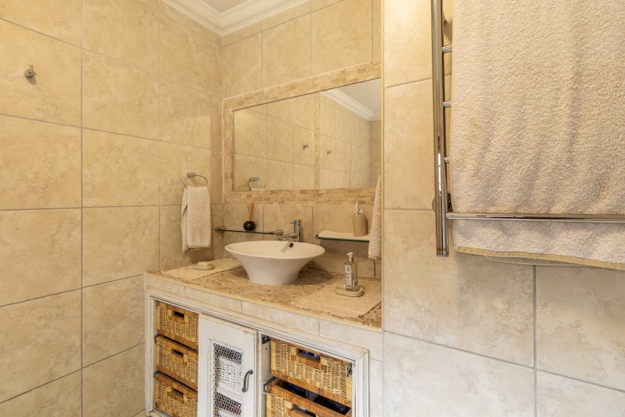 6 Bedroom Property for Sale in Moreleta Park Gauteng