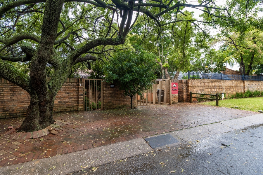 6 Bedroom Property for Sale in Moreleta Park Gauteng