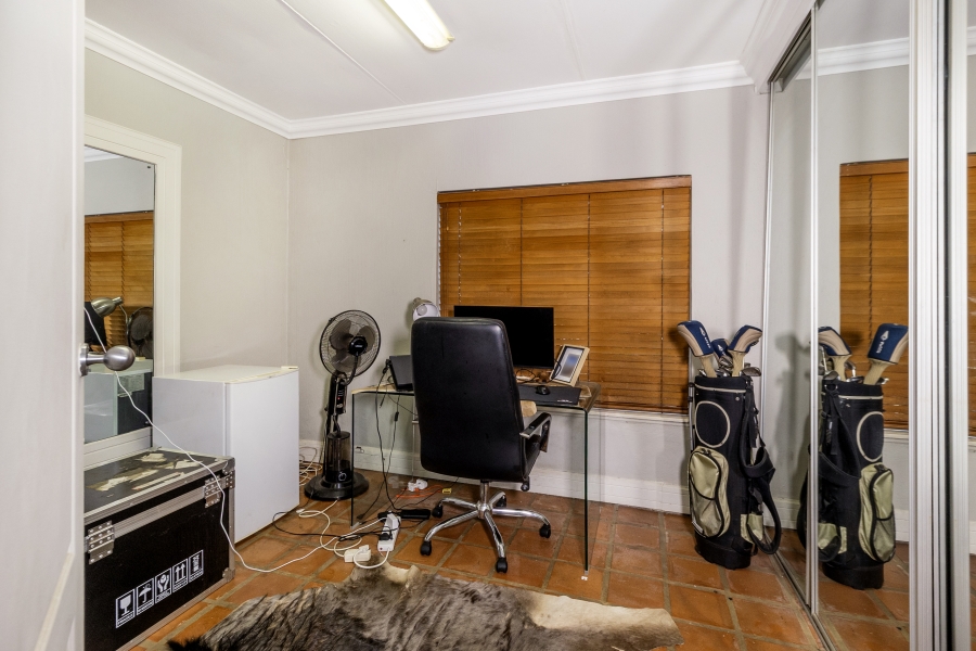 6 Bedroom Property for Sale in Moreleta Park Gauteng