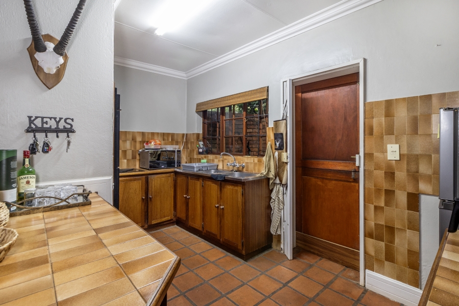 6 Bedroom Property for Sale in Moreleta Park Gauteng