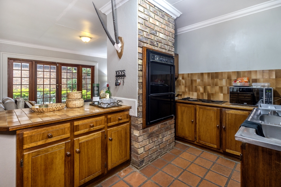 6 Bedroom Property for Sale in Moreleta Park Gauteng