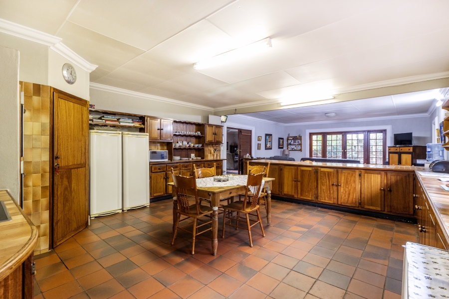 6 Bedroom Property for Sale in Moreleta Park Gauteng