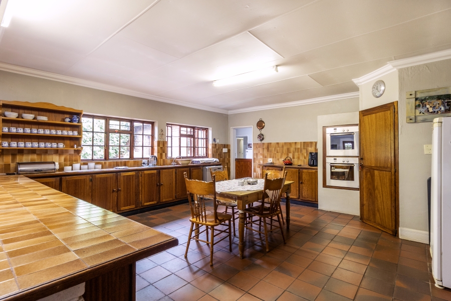 6 Bedroom Property for Sale in Moreleta Park Gauteng