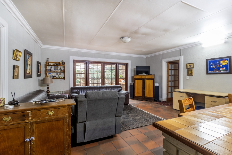 6 Bedroom Property for Sale in Moreleta Park Gauteng