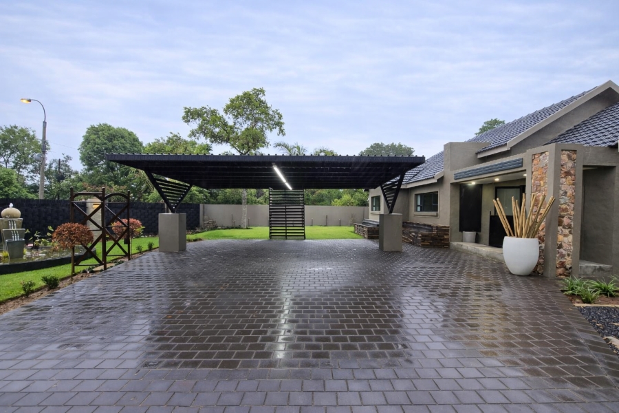 4 Bedroom Property for Sale in Kloofendal Gauteng