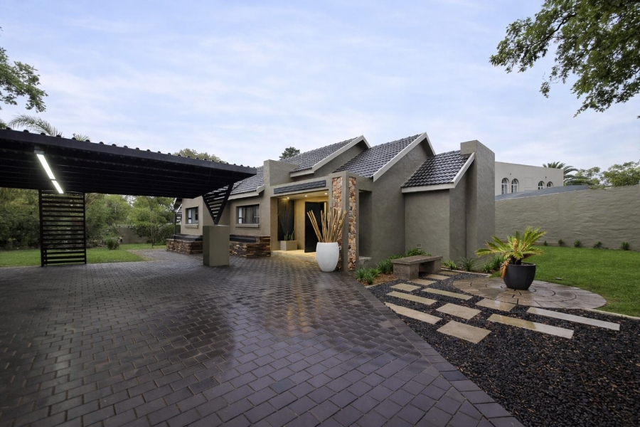 4 Bedroom Property for Sale in Kloofendal Gauteng