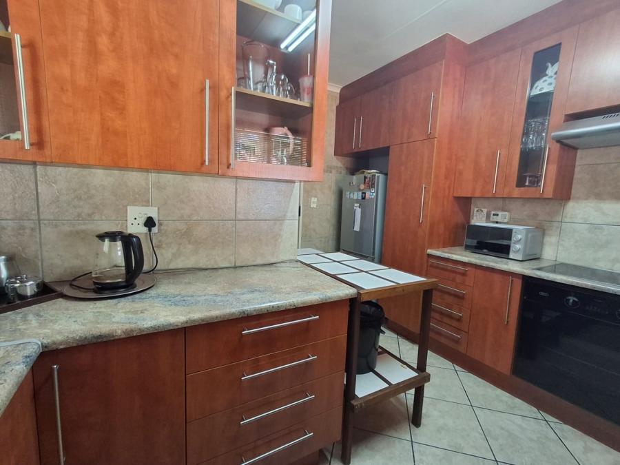 4 Bedroom Property for Sale in Bardene Gauteng