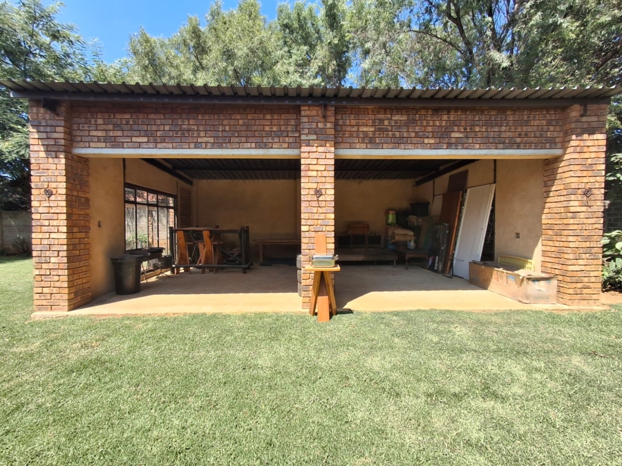 4 Bedroom Property for Sale in Bardene Gauteng