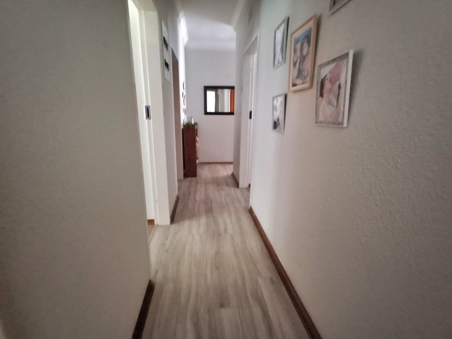 4 Bedroom Property for Sale in Bardene Gauteng