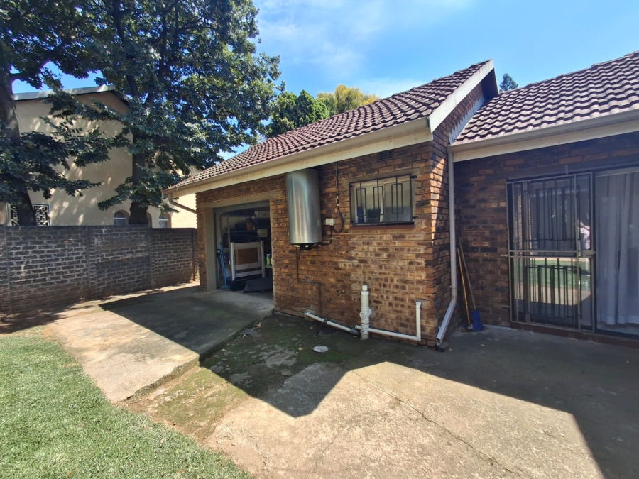 4 Bedroom Property for Sale in Bardene Gauteng