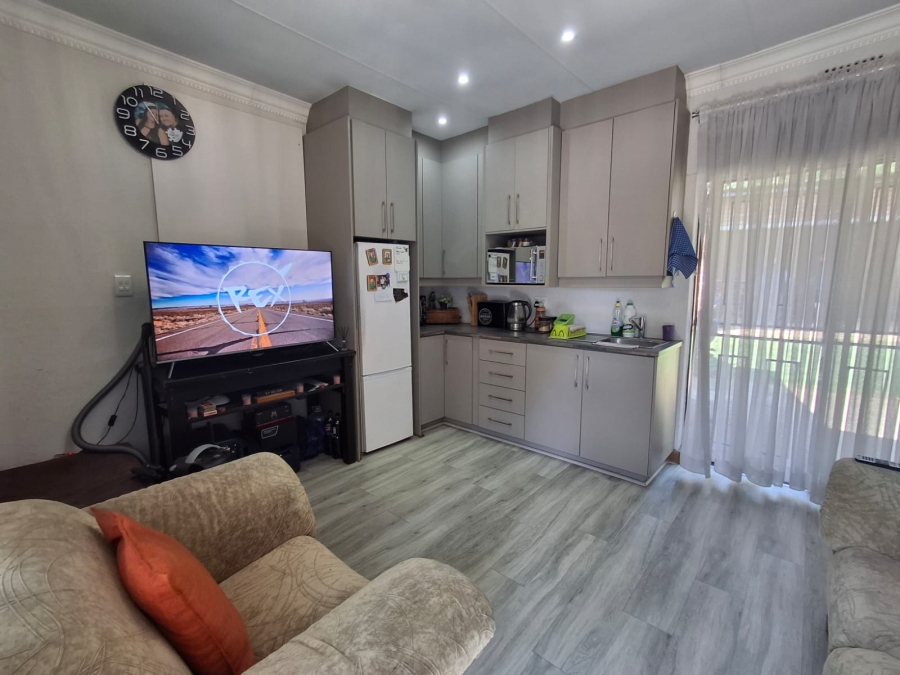 4 Bedroom Property for Sale in Bardene Gauteng