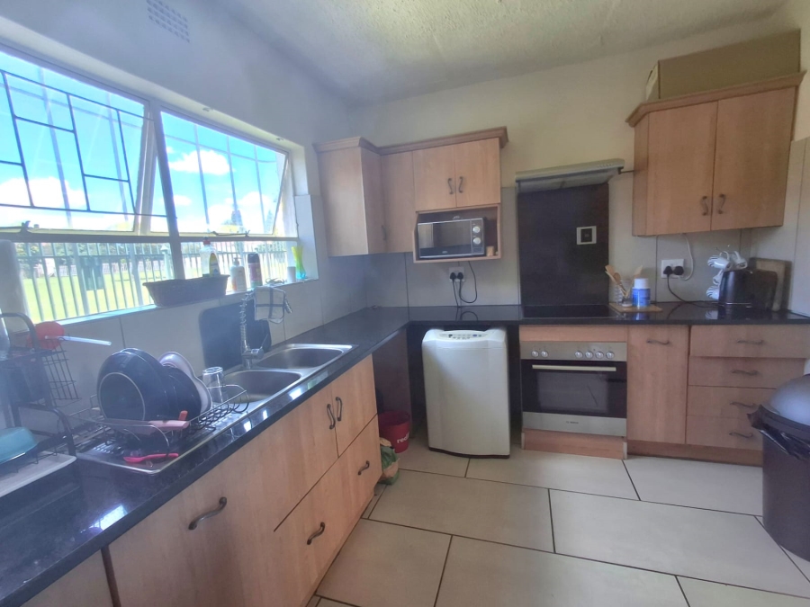 3 Bedroom Property for Sale in Farrarmere Gauteng