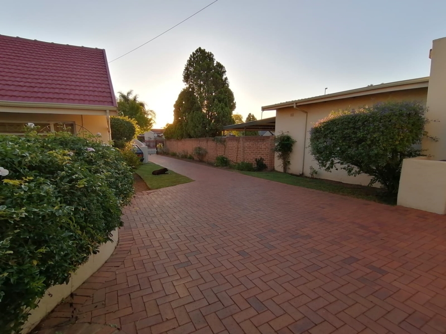 3 Bedroom Property for Sale in Farrarmere Gauteng