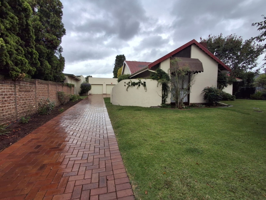 3 Bedroom Property for Sale in Farrarmere Gauteng
