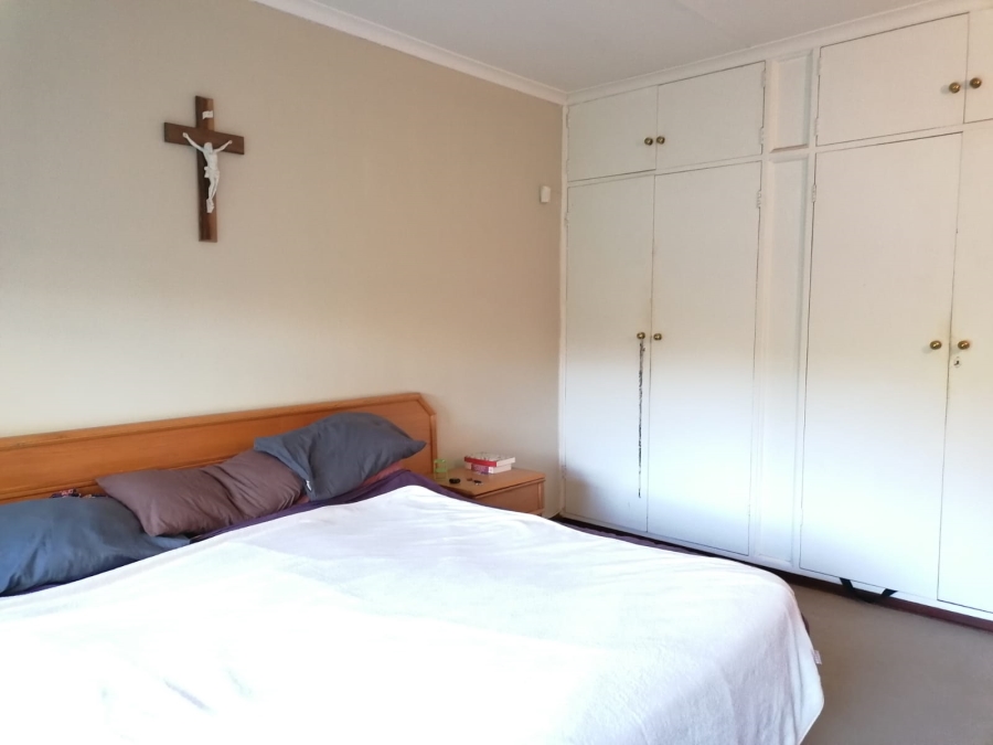 3 Bedroom Property for Sale in Farrarmere Gauteng