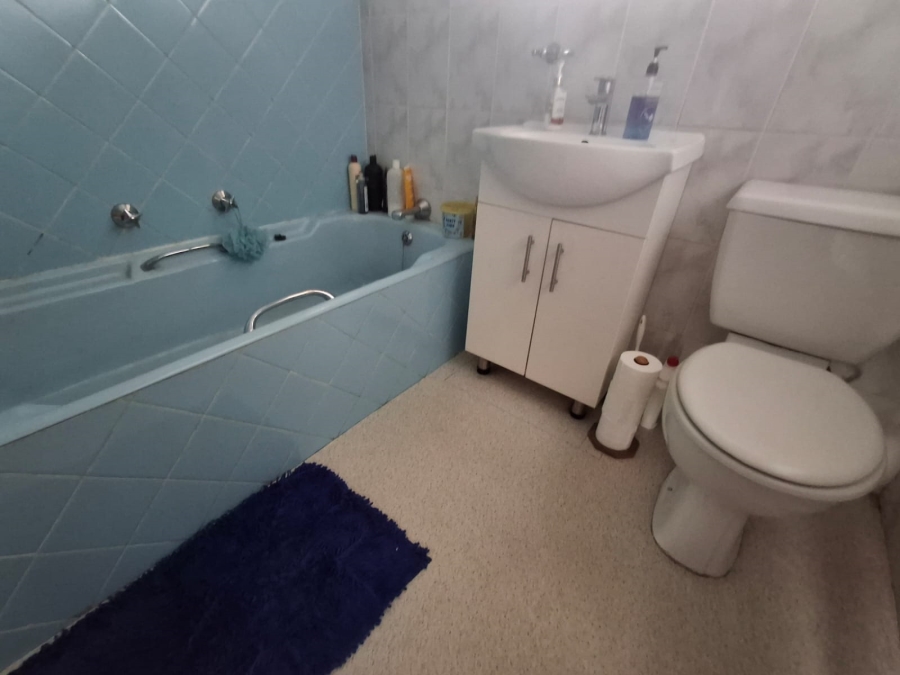 3 Bedroom Property for Sale in Farrarmere Gauteng