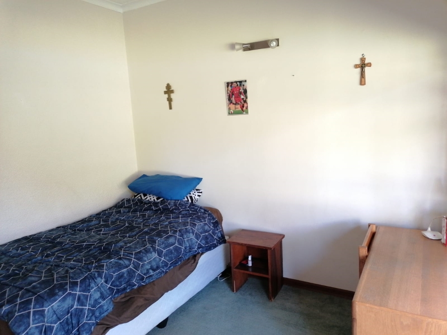 3 Bedroom Property for Sale in Farrarmere Gauteng