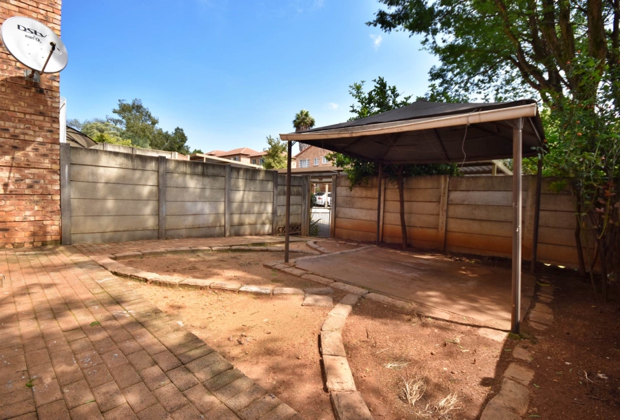 2 Bedroom Property for Sale in Sonneglans Gauteng