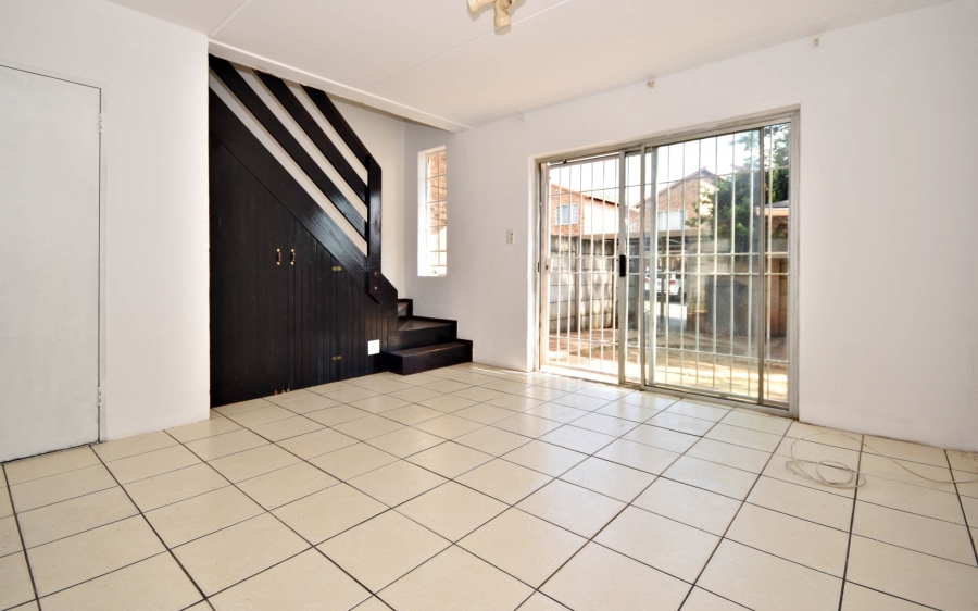 2 Bedroom Property for Sale in Sonneglans Gauteng