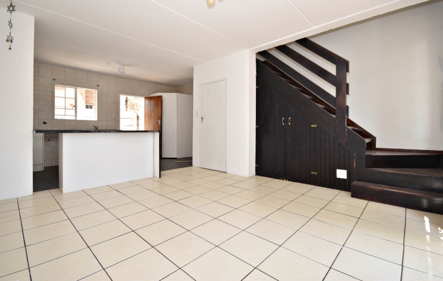 2 Bedroom Property for Sale in Sonneglans Gauteng
