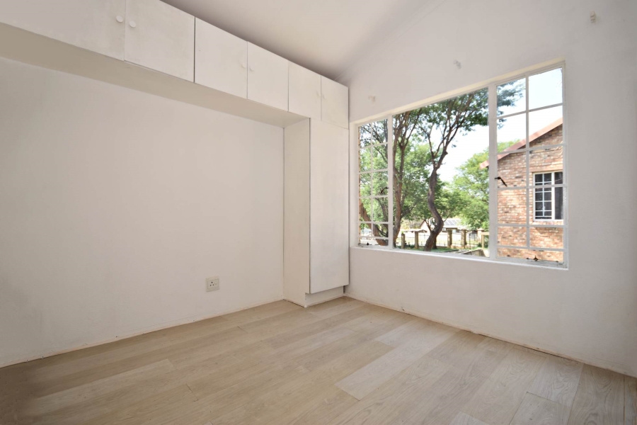 2 Bedroom Property for Sale in Sonneglans Gauteng