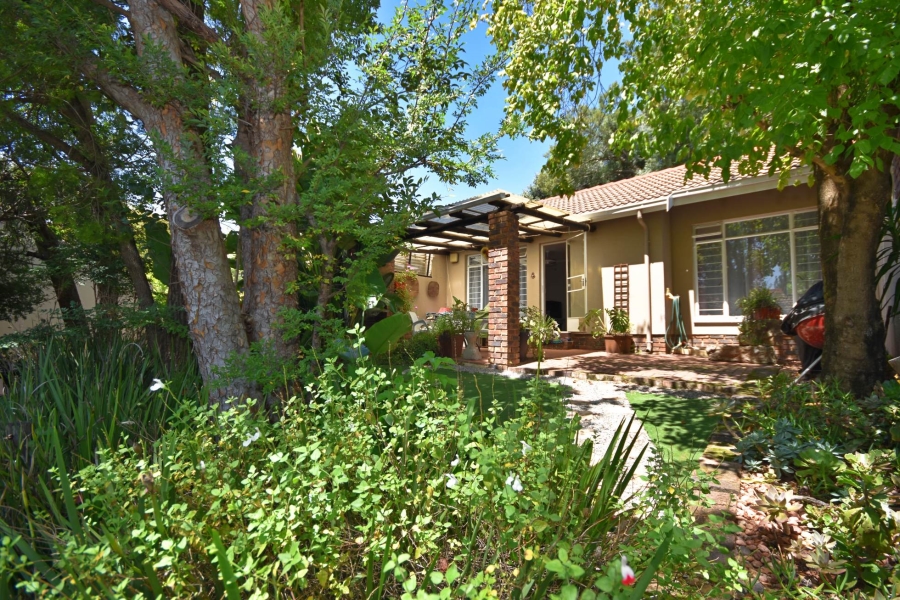 2 Bedroom Property for Sale in Sonneglans Gauteng