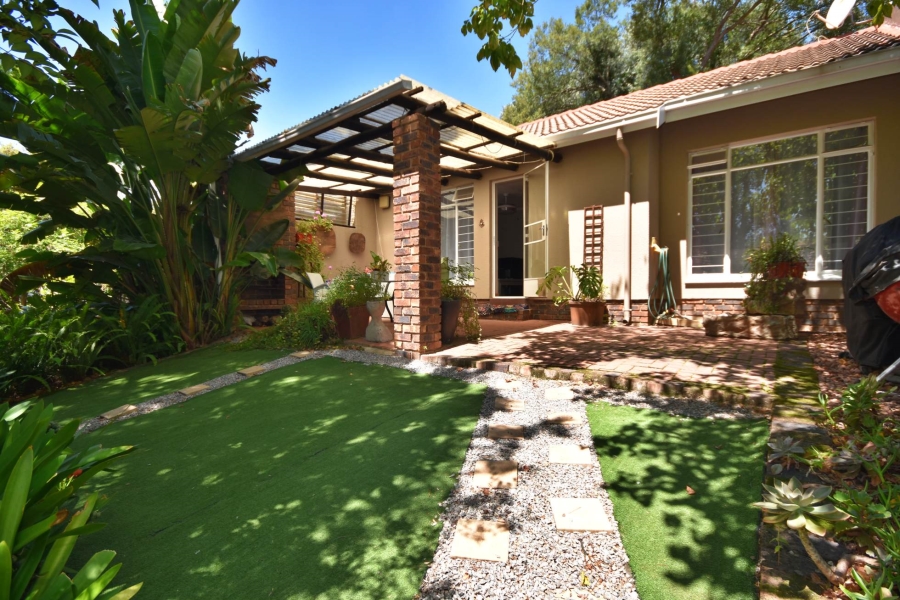 2 Bedroom Property for Sale in Sonneglans Gauteng