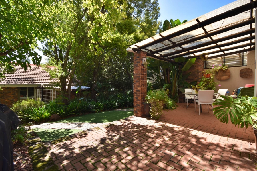 2 Bedroom Property for Sale in Sonneglans Gauteng