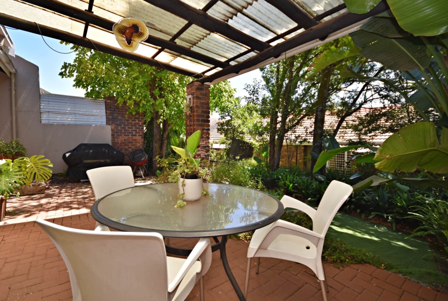 2 Bedroom Property for Sale in Sonneglans Gauteng