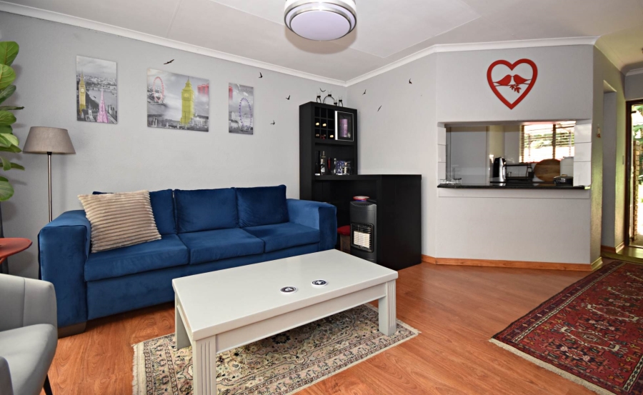 2 Bedroom Property for Sale in Sonneglans Gauteng