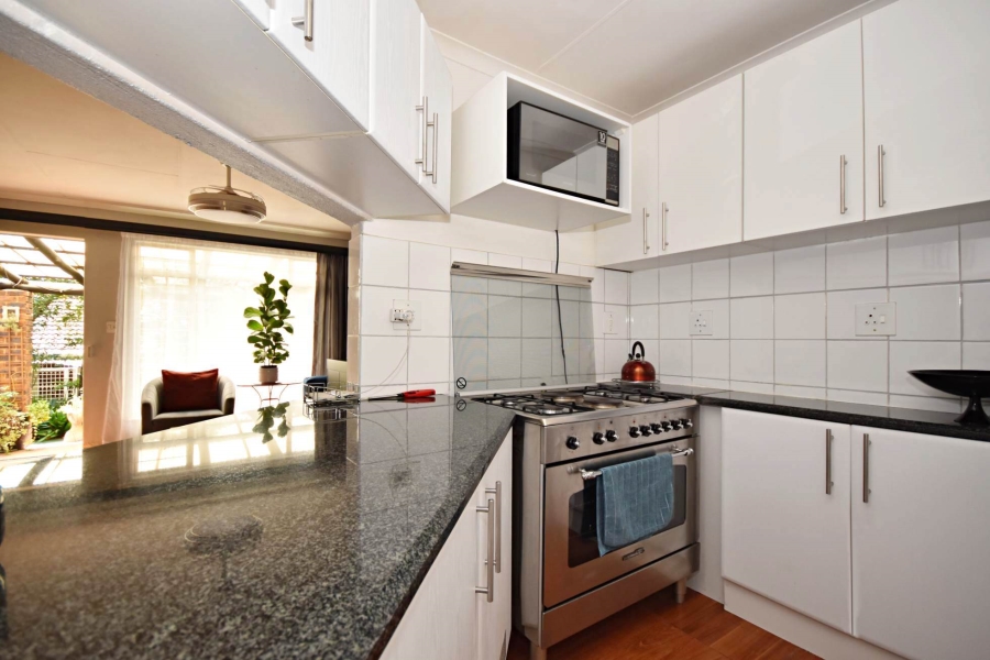 2 Bedroom Property for Sale in Sonneglans Gauteng