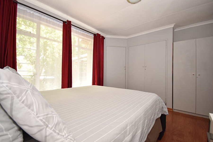 2 Bedroom Property for Sale in Sonneglans Gauteng