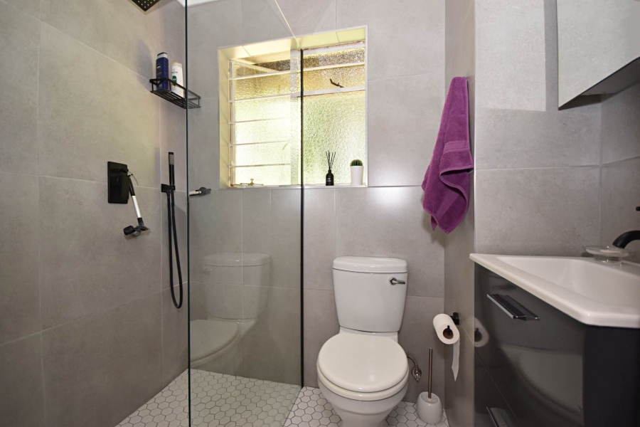 2 Bedroom Property for Sale in Sonneglans Gauteng