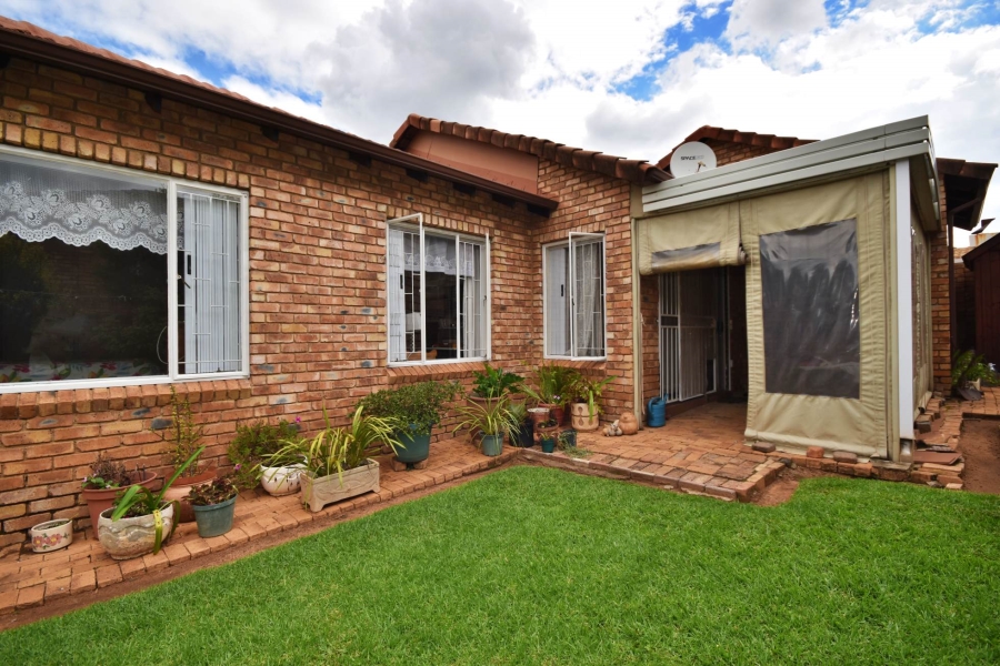 2 Bedroom Property for Sale in Olivedale Gauteng
