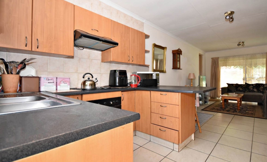 2 Bedroom Property for Sale in Olivedale Gauteng