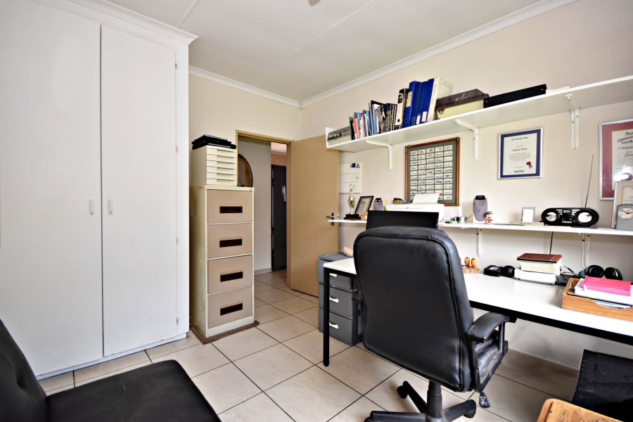 2 Bedroom Property for Sale in Olivedale Gauteng