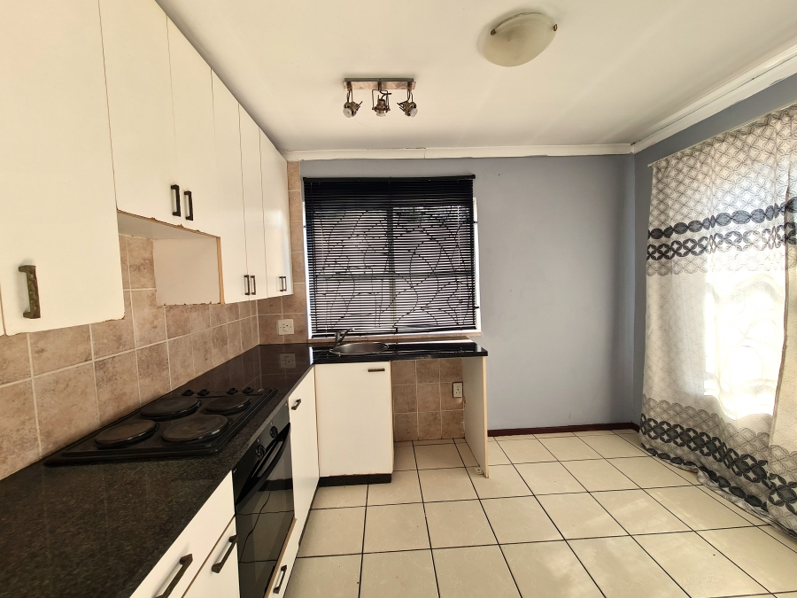 To Let 1 Bedroom Property for Rent in Bloubosrand Gauteng
