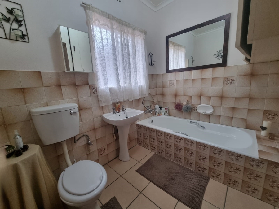 3 Bedroom Property for Sale in Falcon Ridge Gauteng