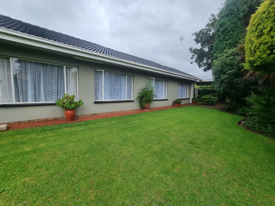 3 Bedroom Property for Sale in Falcon Ridge Gauteng