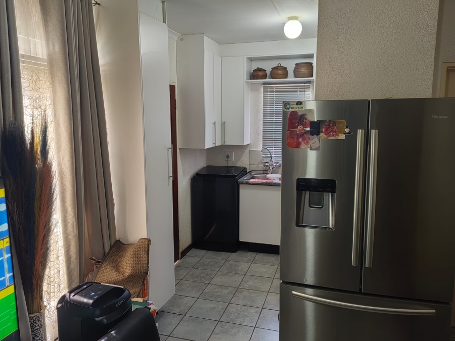 2 Bedroom Property for Sale in Aureus Gauteng